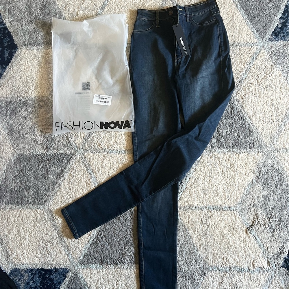 Fashion Nova Dark Wash Skinny Jeans (Tall)